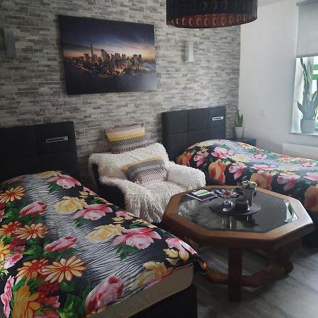 Joys Ferienwohnung Оберхаузен Екстериор снимка