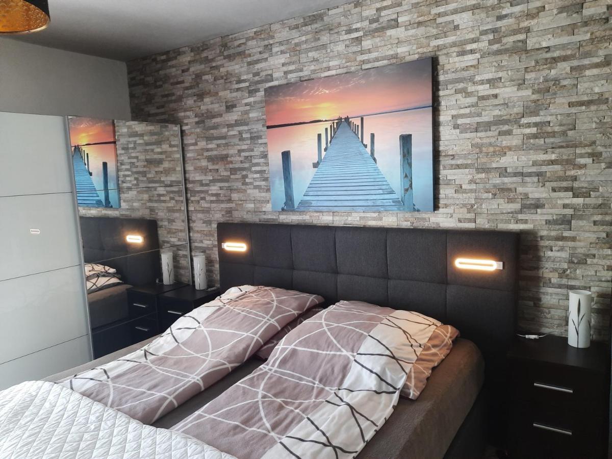 Joys Ferienwohnung Оберхаузен Екстериор снимка